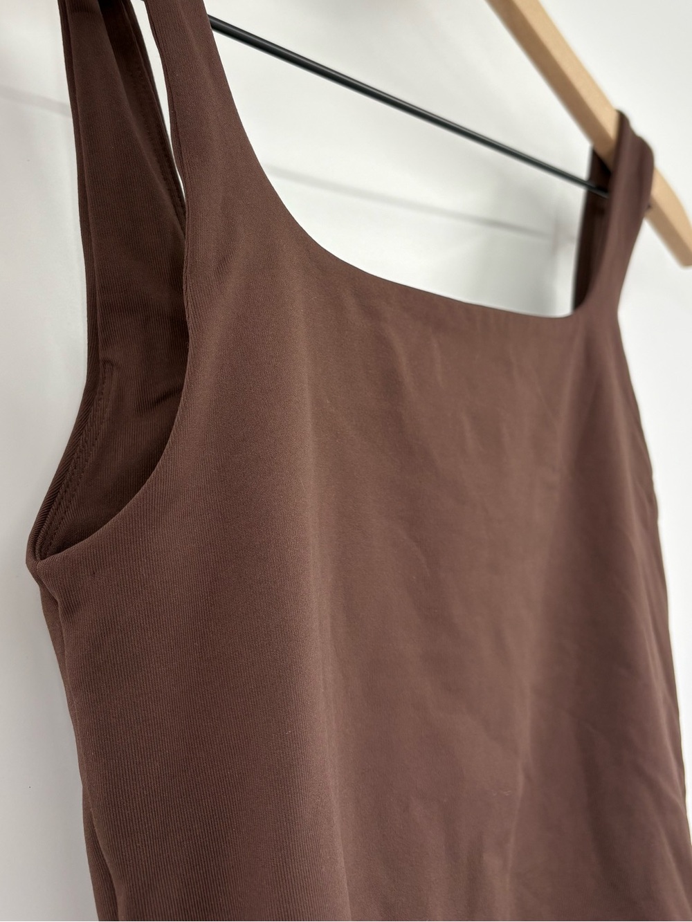 Aritzia Babaton Contour Pursue Squareneck Bodysuit Brown Medium - Picture 16 of 16